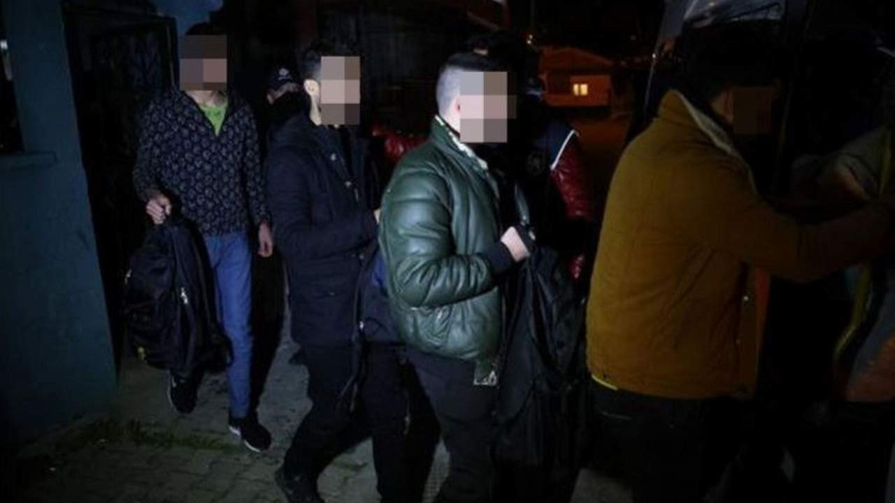 19'u Suriyeli, 1'i Tunuslu... Hepsi aynı evde yakalandı!
