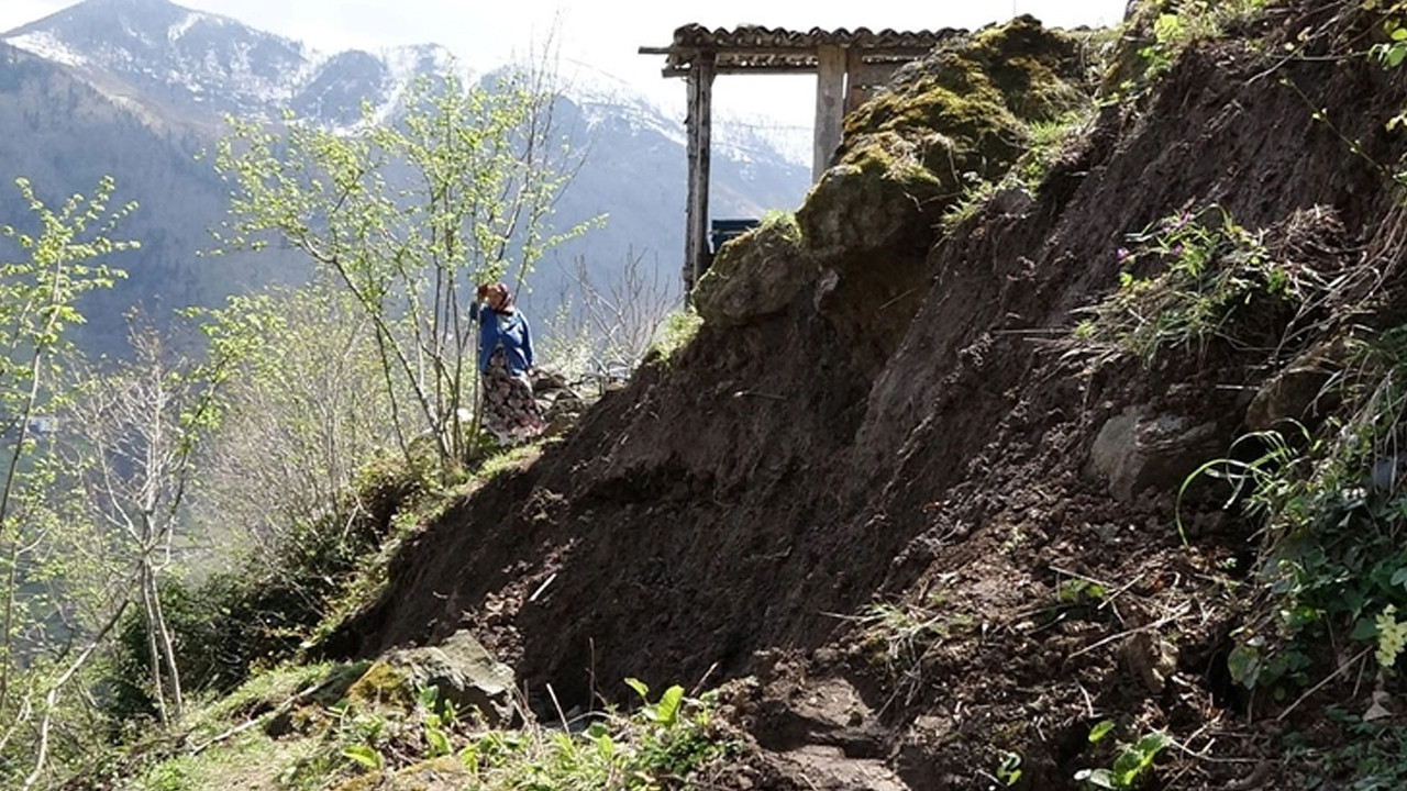 Trabzon'da heyelan korkusu: 8 ev tahliye edildi