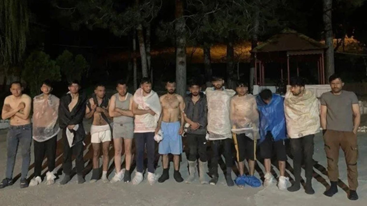 Türkiye sınırında 103 yarı çıplak kaçak yakalandı