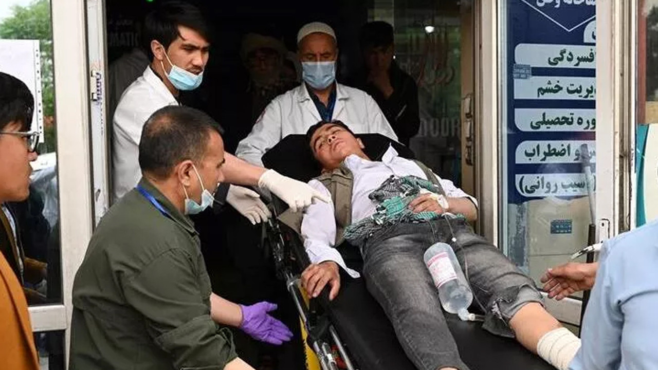 Afganistan'da okula bombalı saldırı: Ölü ve yaralılar var