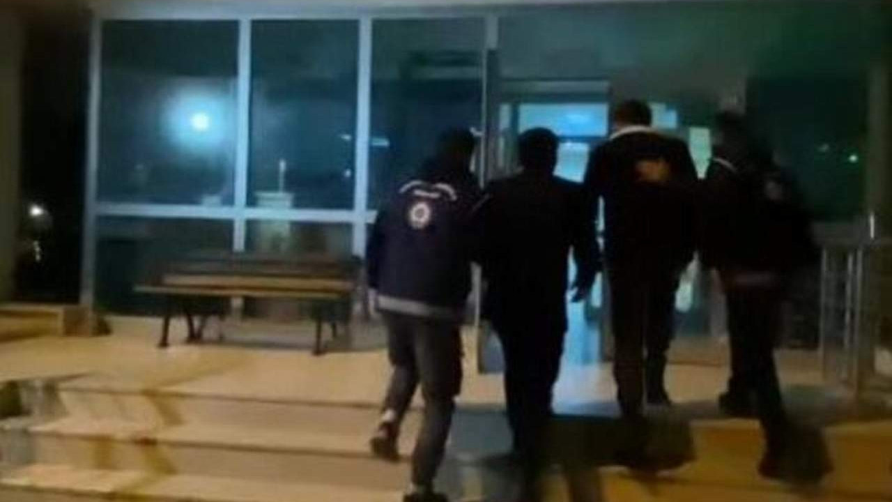 Sığınmacılara sahte oturum izni çıkartan Pakistanlılar yakalandı