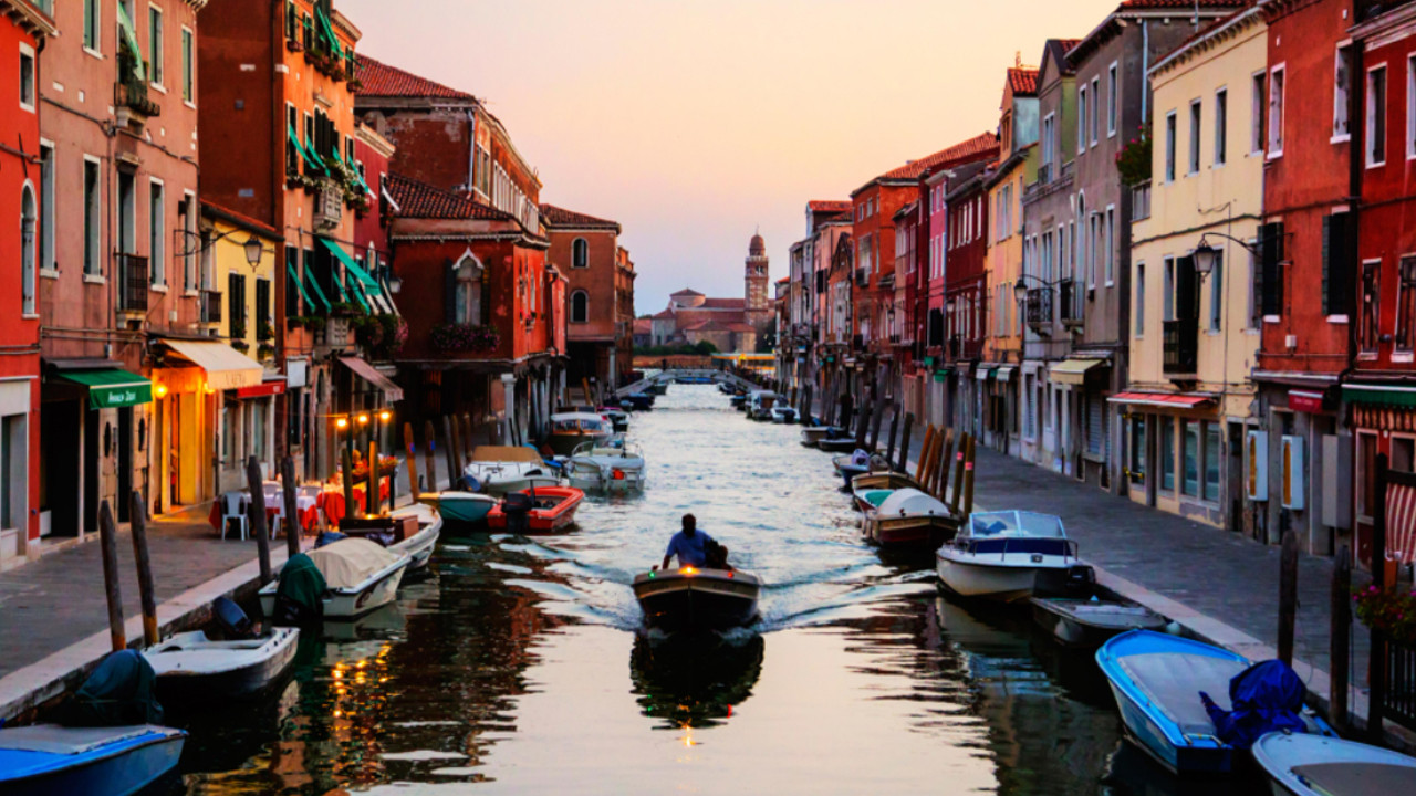 Venedik turistlere kapılarını açıyor