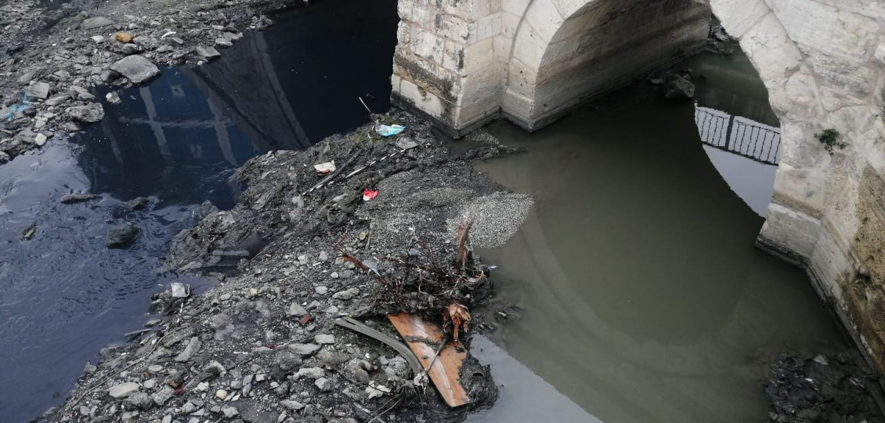 Marmara Denizi'ne dökülen Ayamama Deresi'nde korkutan görüntü - Resim: 1