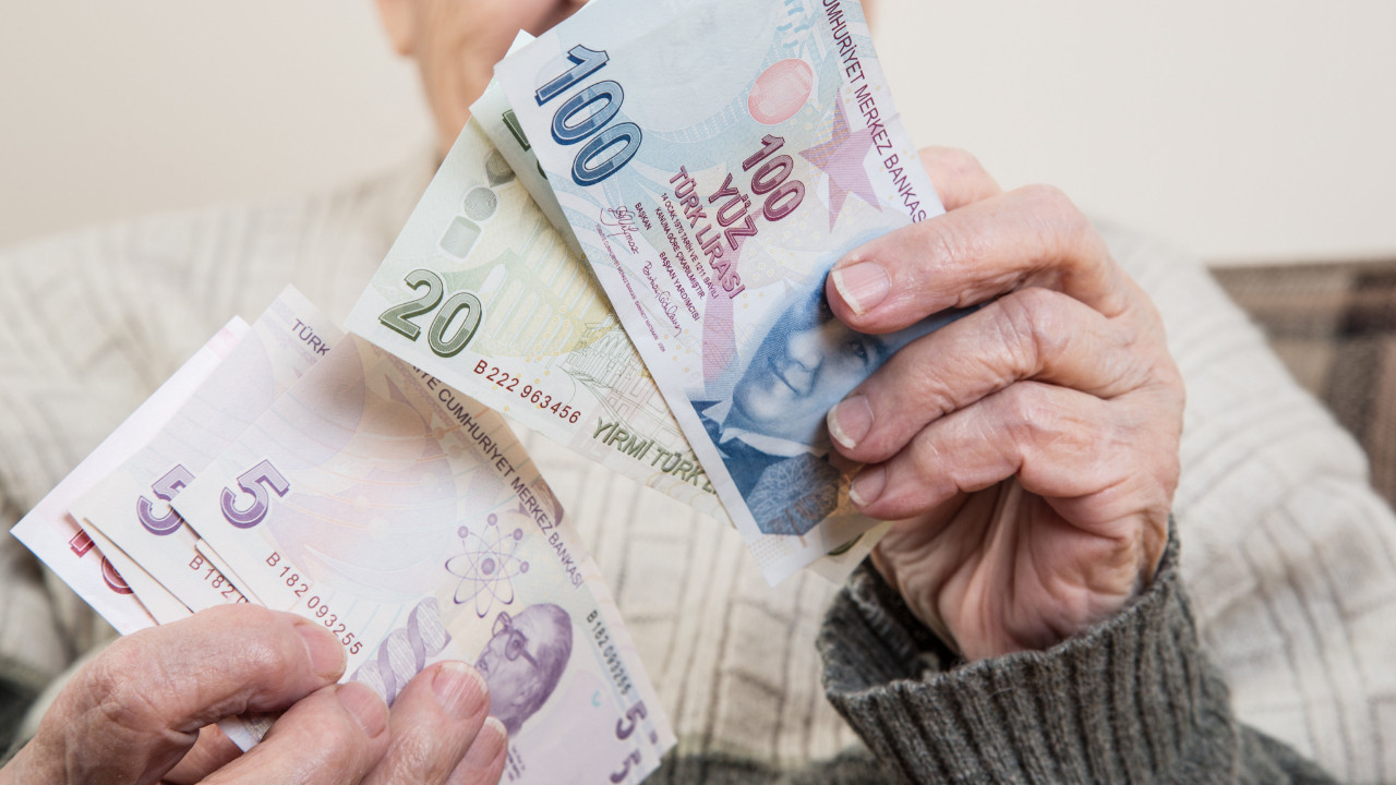 Bankalar coştu; emekli promosyonu 5 bin TL'yi aştı!