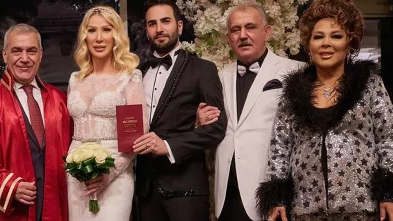 Seda Sayan'ın nikah şahidi olan Safiye Soyman'ın kıyafeti olay oldu