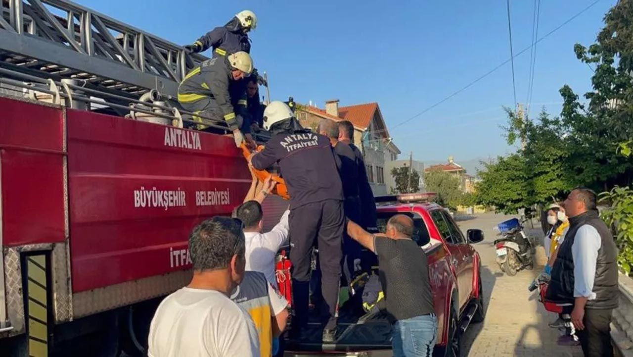 Antalya'da dehşete düşüren görüntü! Cansız bedenini itfaiye indirdi - Resim: 3