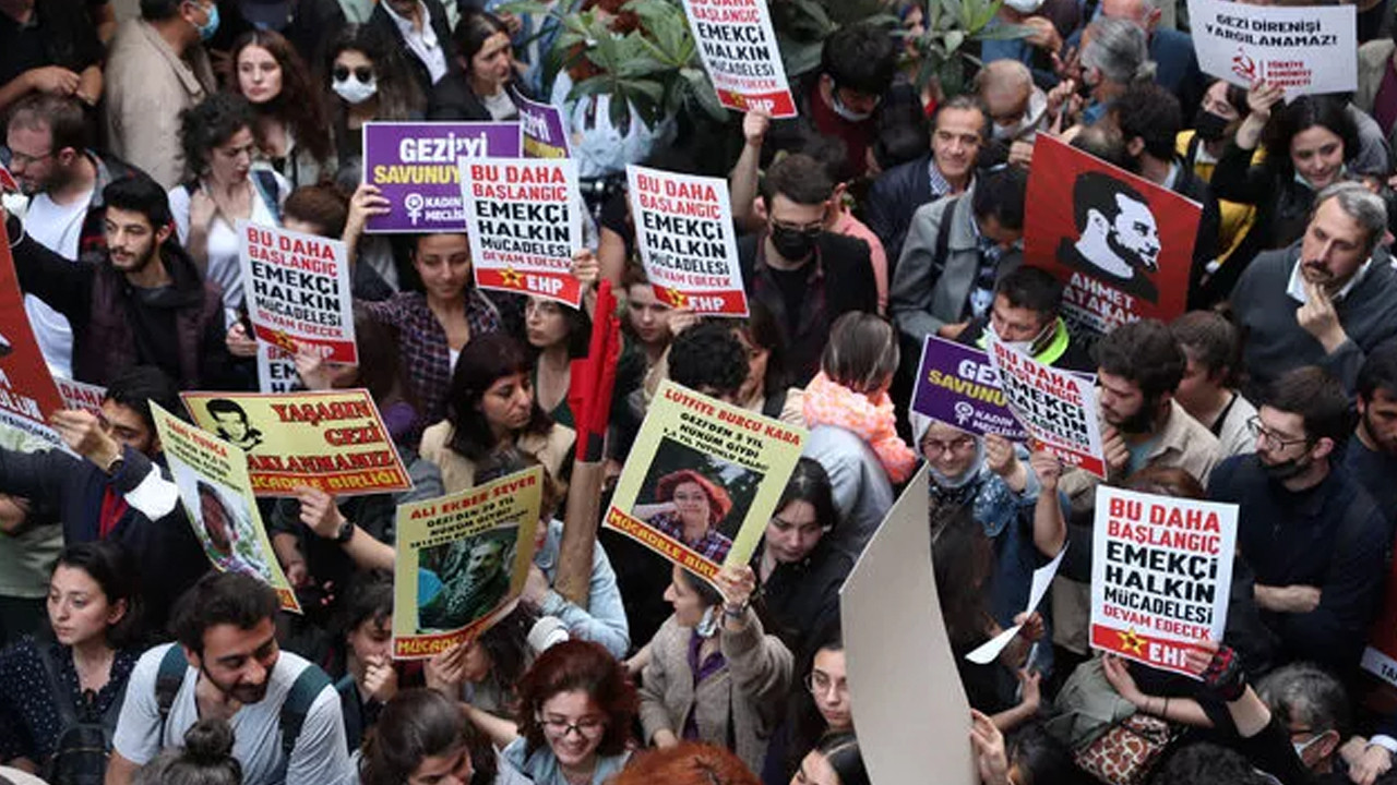 Taksim'de Gezi parkı protestoları: Çok sayıda gözaltı var