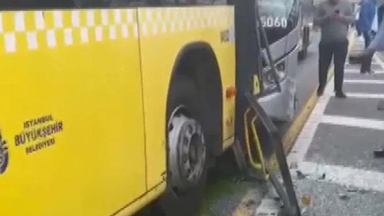 İstanbul'da korkunç kaza: Metrobüsler kafa kafaya çarpıştı