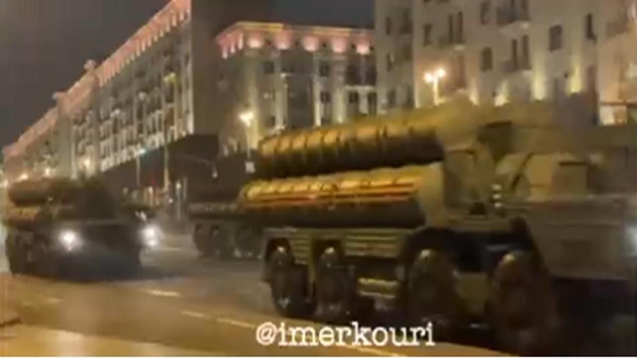 Ukrayna'yı kana bulayan Rus ordusu Moskova sokaklarına indi!