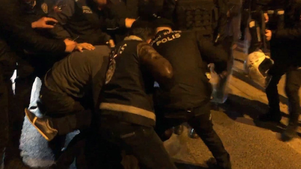 Kadıköy'de ortalık karıştı! Trabzonspor taraftarına saldırı