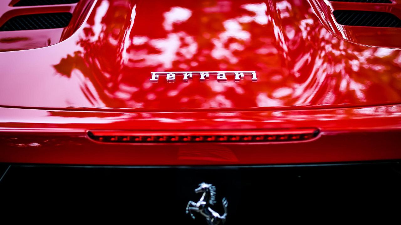 Otomotivde elektrik devrimi: Ferrari de tarih verdi