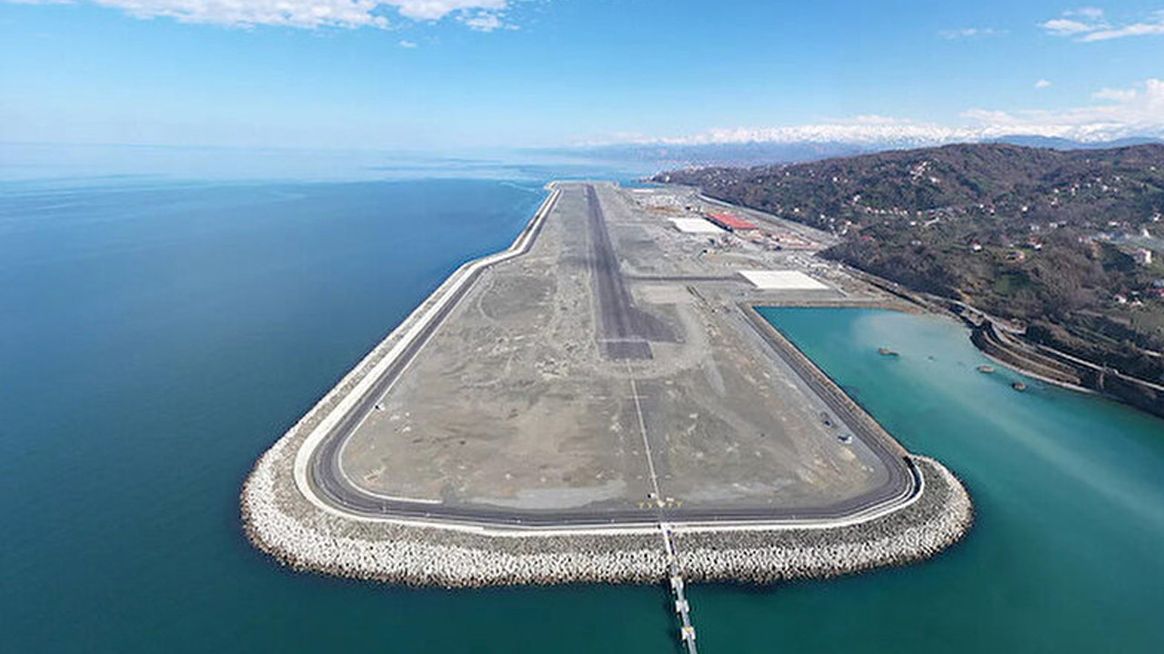 Rize-Artvin Havalimanı'na ilk iniş Erdoğan ve Aliyev'den