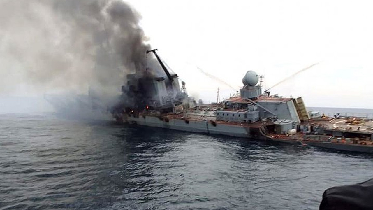 Karadeniz'de vurulan Rusya'nın amiral gemisi için şoke eden iddia