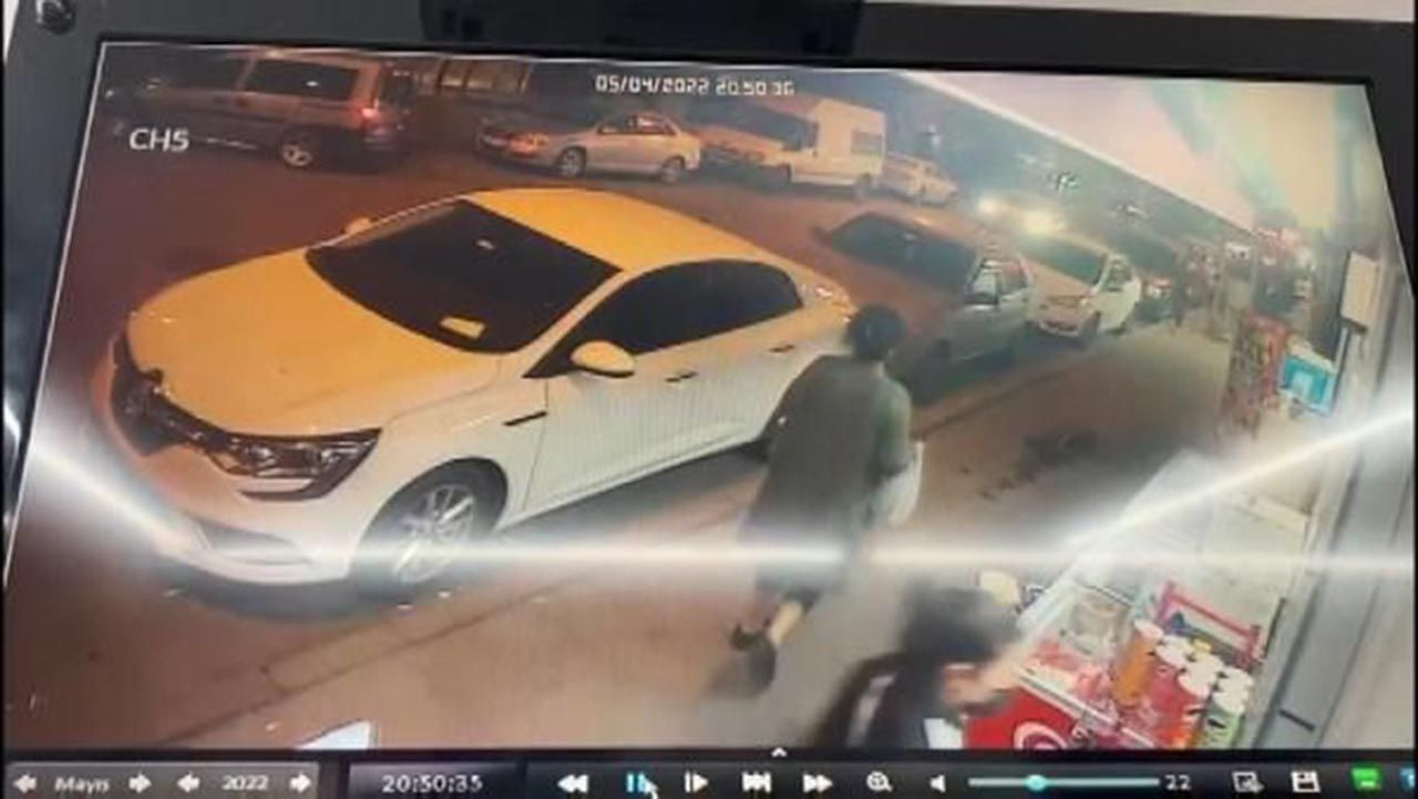 İstanbul'da kadın adım adım taciz, ve bıçaklı saldırı kamerada - Resim: 2