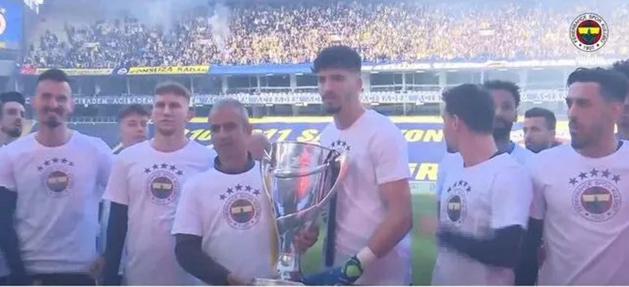 Fenerbahçe - Trabzonspor gerilimi tırmanıyor: Olay pankart ve kupa göndermesi - Resim: 2