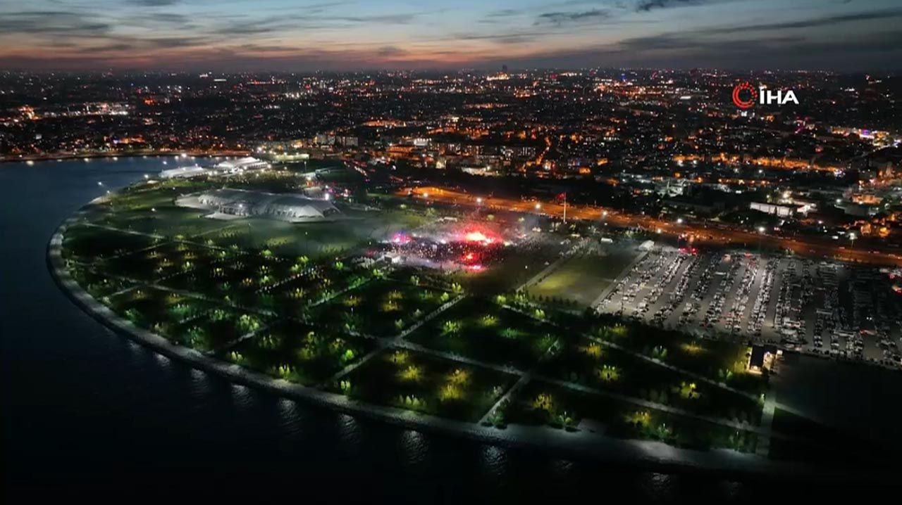 Trabzonspor'dan İstanbul'da gövde gösterisi! Yenikapı'da tarihi kutlama - Resim: 1