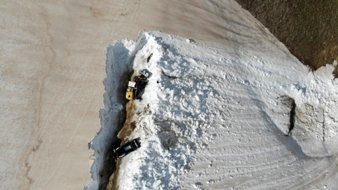 Mayıs ayında 5 metrelik karla mücadele - Resim: 4