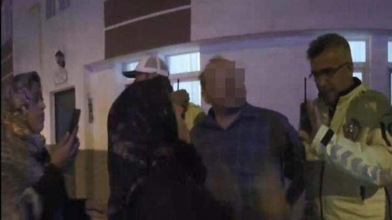Alkollü sürücü polisi görünce öyle bir şey yaptı...