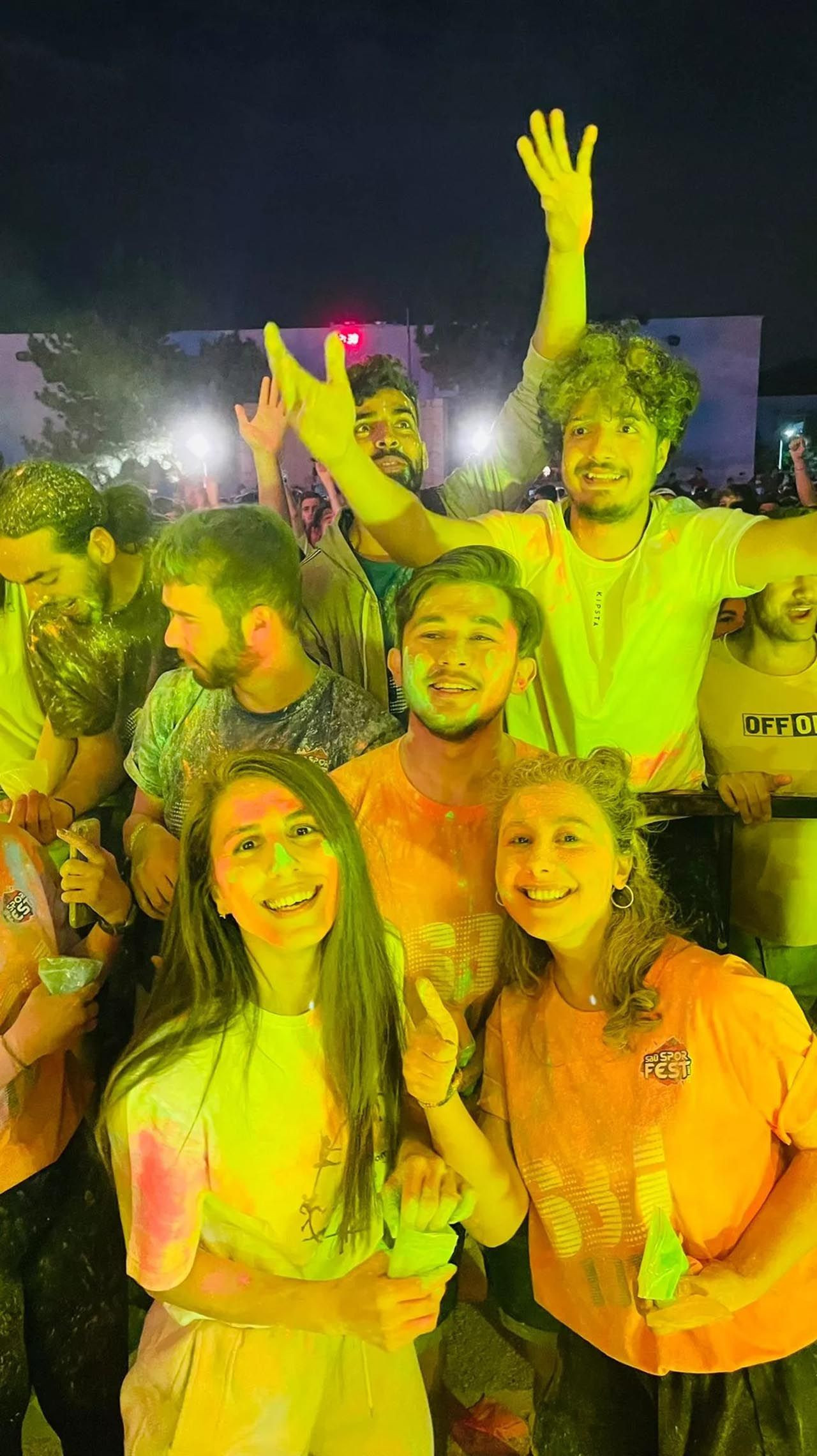 AK Partili belediyeden ''colorfest'' Gençler çılgınlar gibi eğlendi - Resim: 3