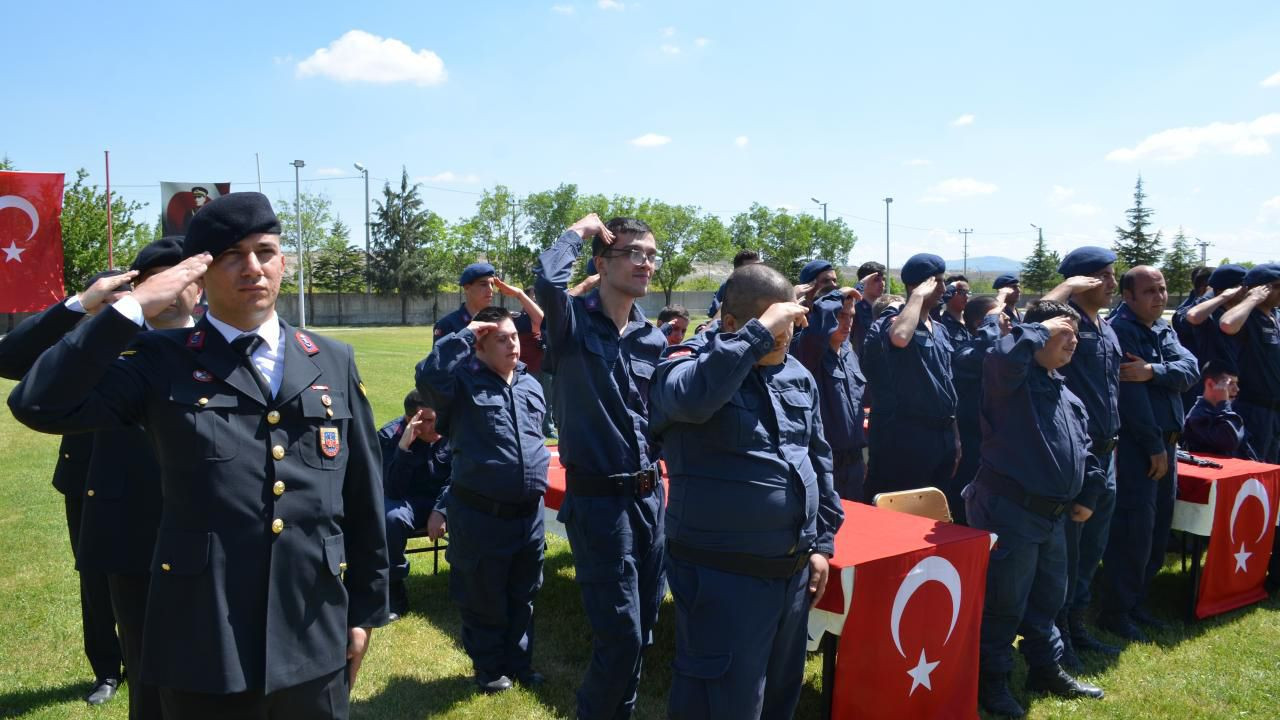 Bir günlüğüne de olsa asker oldular - Resim: 3
