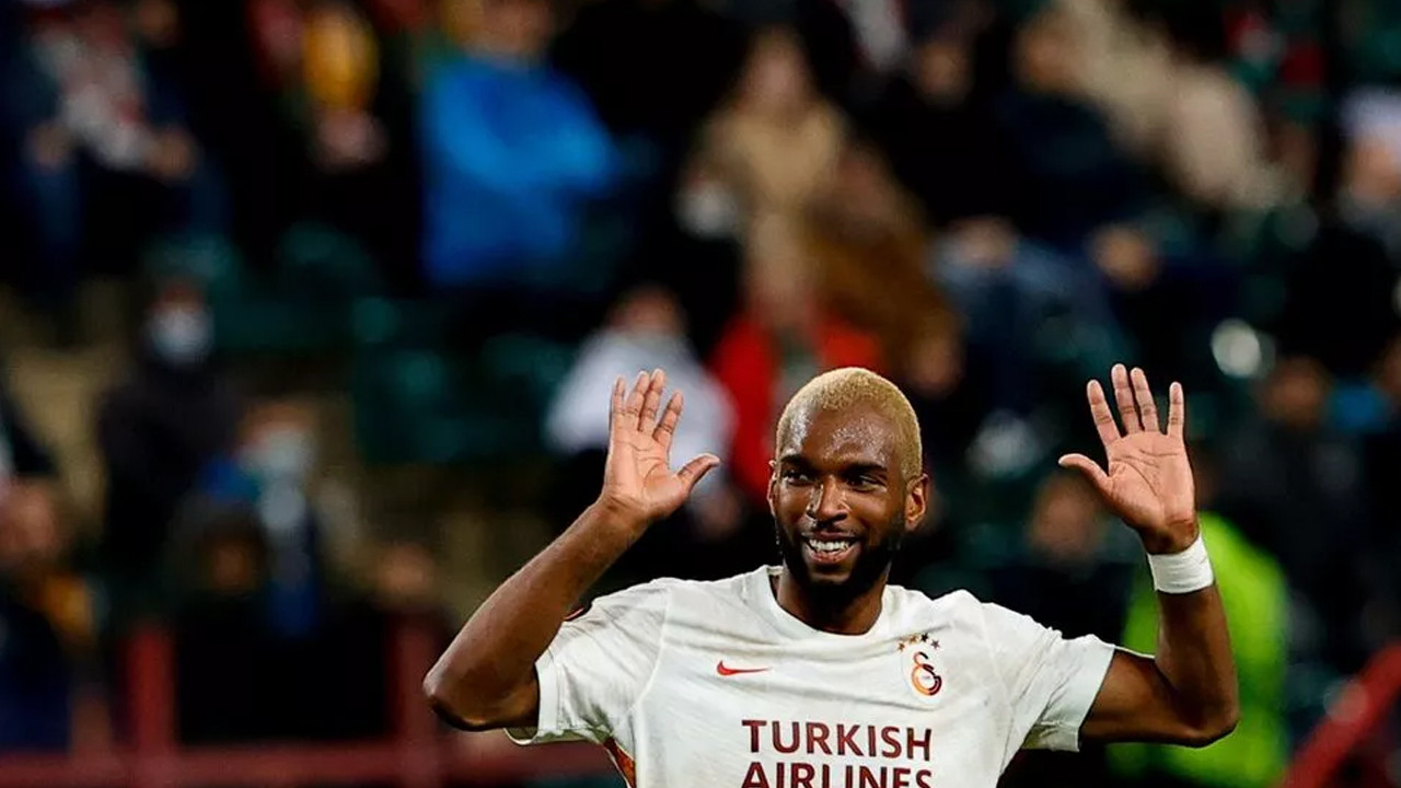 Galatasaray'da 13 futbolcu ile yollar ayrılıyor: Fenerbahçe'den sürpriz hamle