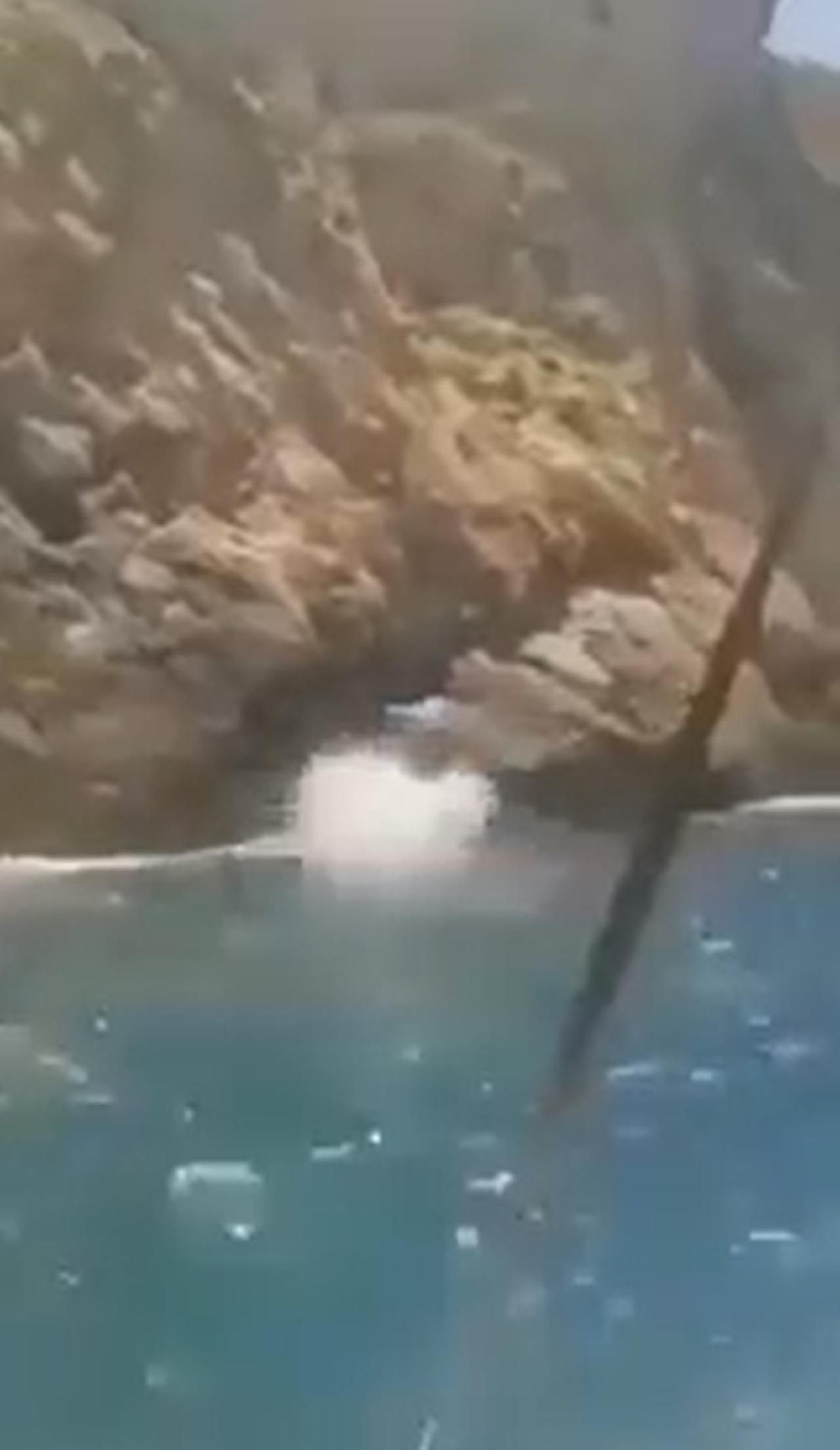 Kayalıklardan denize atlayan eski futbolcunun feci ölümü kamerada - Resim: 4