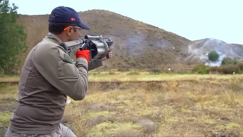 10 saniyede 6 bomba atan yerli silah Mehmetçik'e teslim edildi
