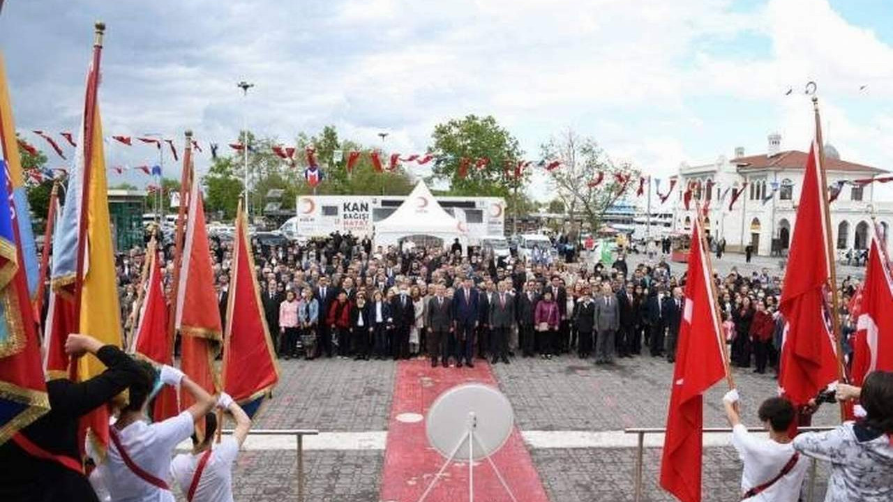 19 Mayıs töreninde MHP ve CHP’liler birbirine girdi