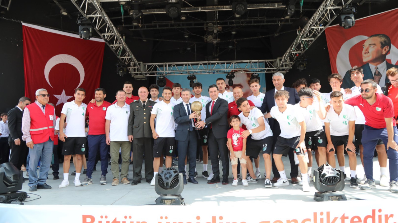 Atatürk'ü Anma, Gençlik ve Spor Bayramı Bodrum'da coşkuyla kutlanıyor