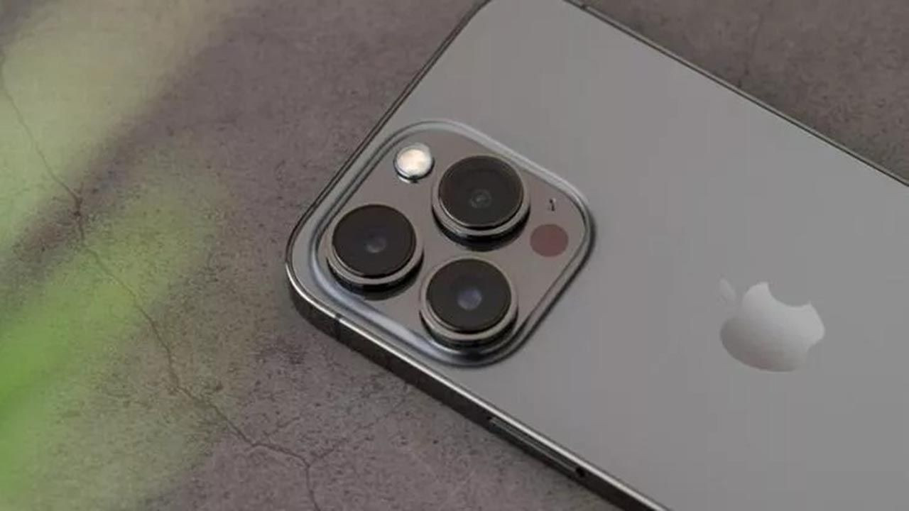 A101 bombayı patlattı: Apple Türkiye fiyatından bile ucuz iPhone'lar satışta - Resim: 2
