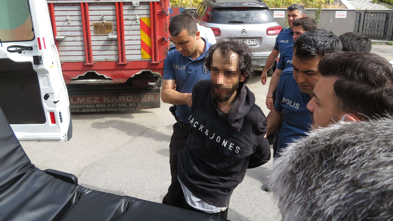İstanbul'da komşu dehşeti! 2. kattan atlayıp bıçakla saldırdı