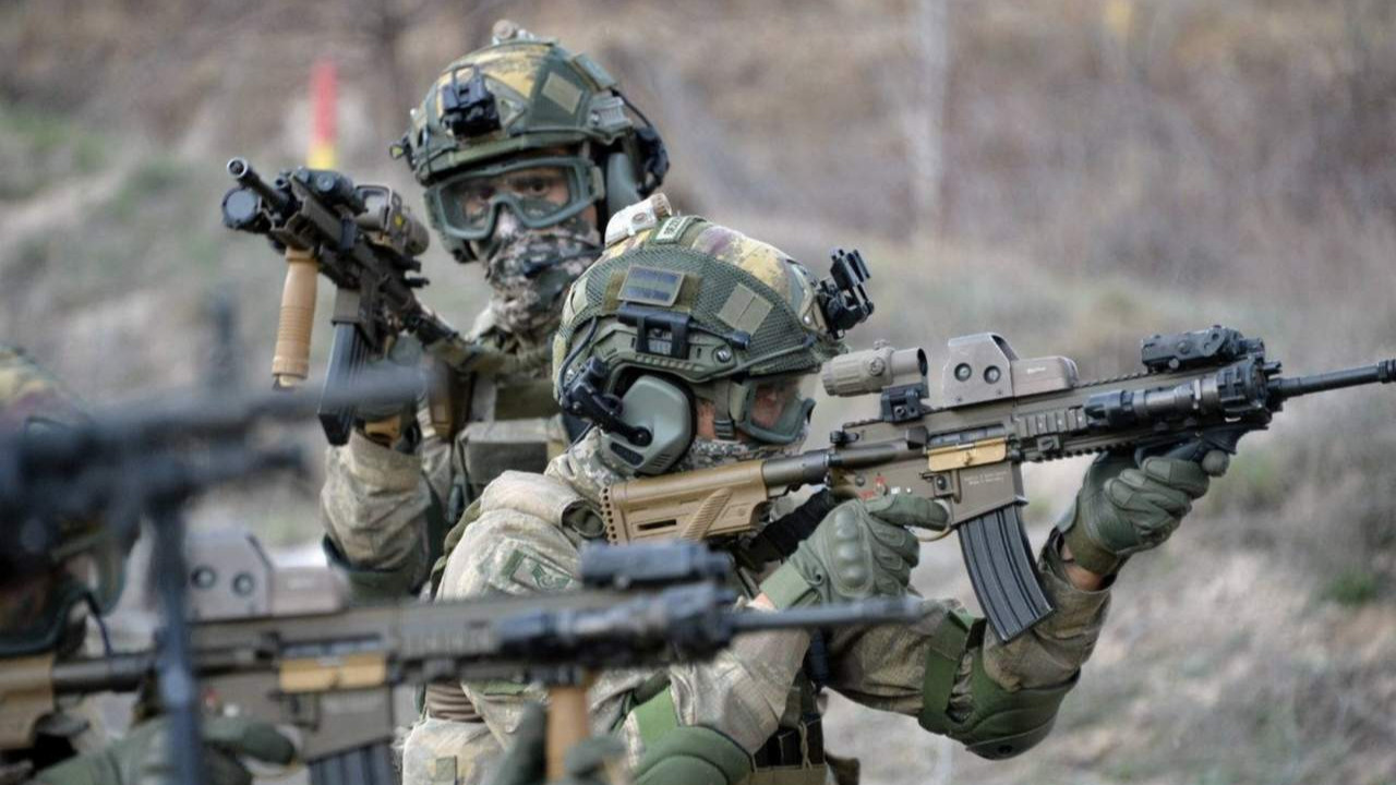 Eren Abluka 15 Narko Terör Operasyonu: 1 ton esrar, 2.1 milyon kök kenevir ele geçirildi
