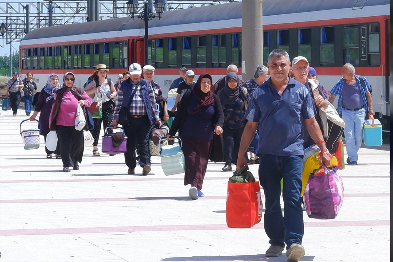 Gurbetçilerin Türkiye'ye akını başladı! - Resim: 1