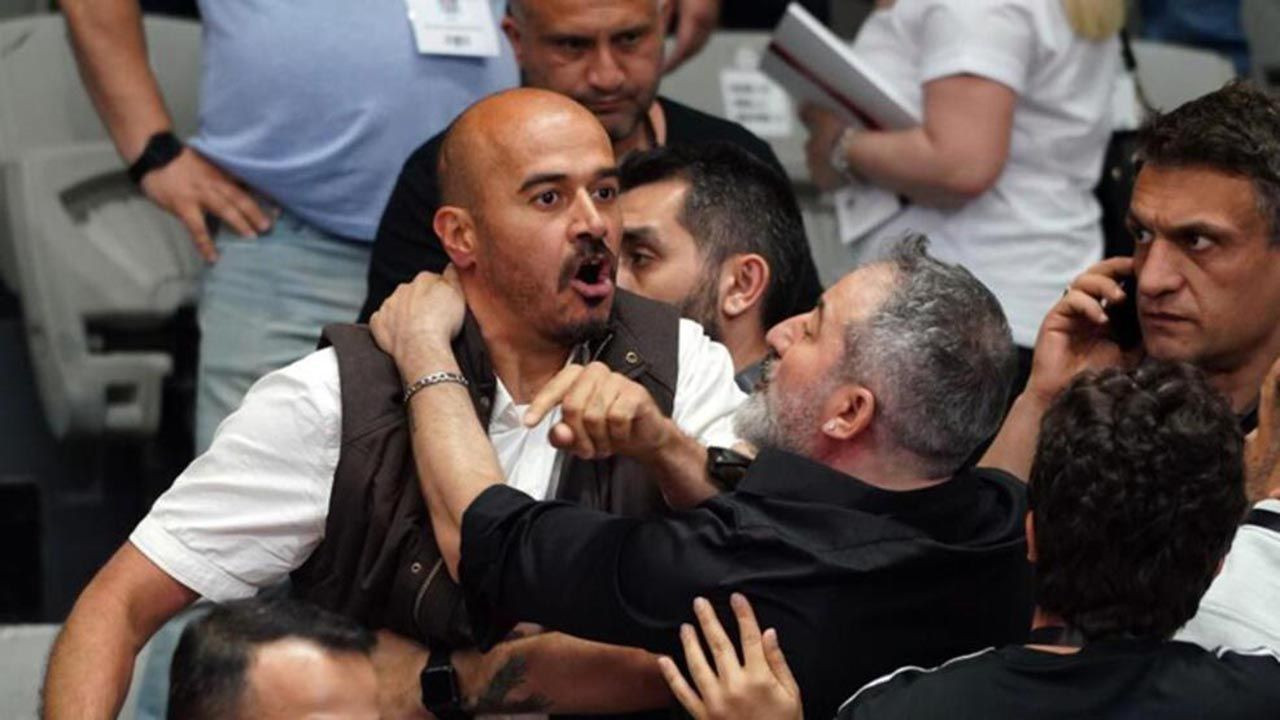 Beşiktaş kongresinde kavga: Yumruklar havada uçuştu - Resim: 4