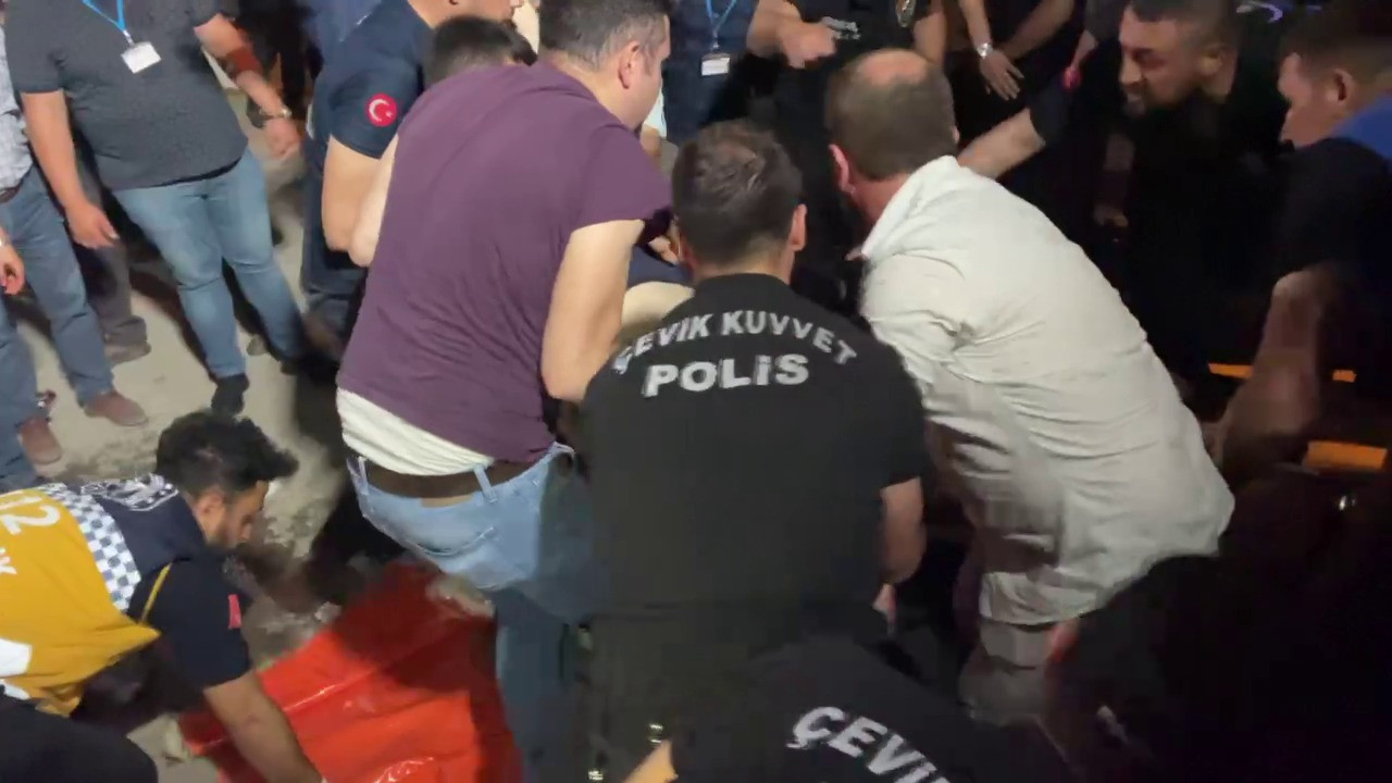Cengiz Kurtoğlu konserinde silahlar konuştu! 3 yaşındaki çocuk da yaralandı