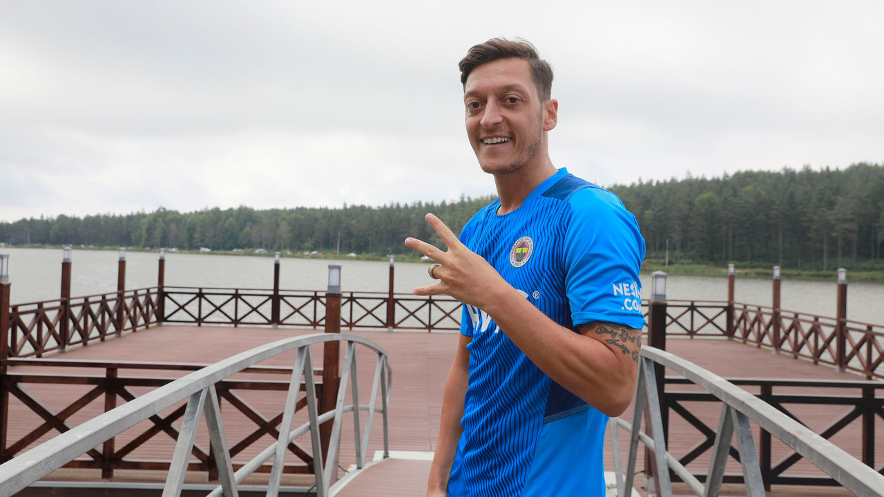 Mesut Özil'den Cristiano Ronaldo açıklaması: Sonsuza dek...