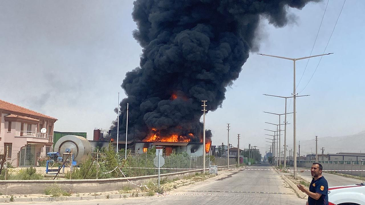 Niğde'de büyük yangın - Resim: 2