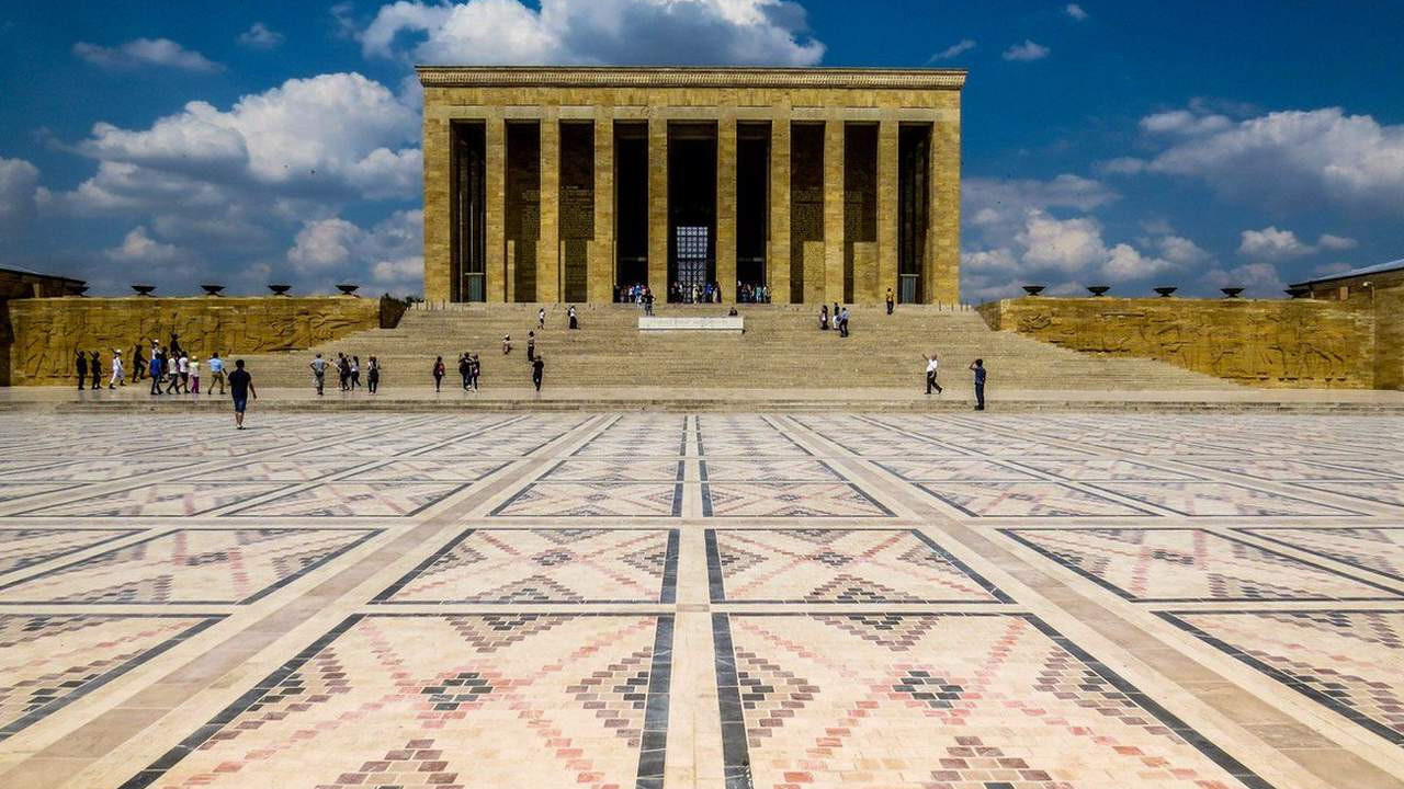 Bakanlık ''Başkent Kültür Yolu''nda Anıtkabir'i unuttu