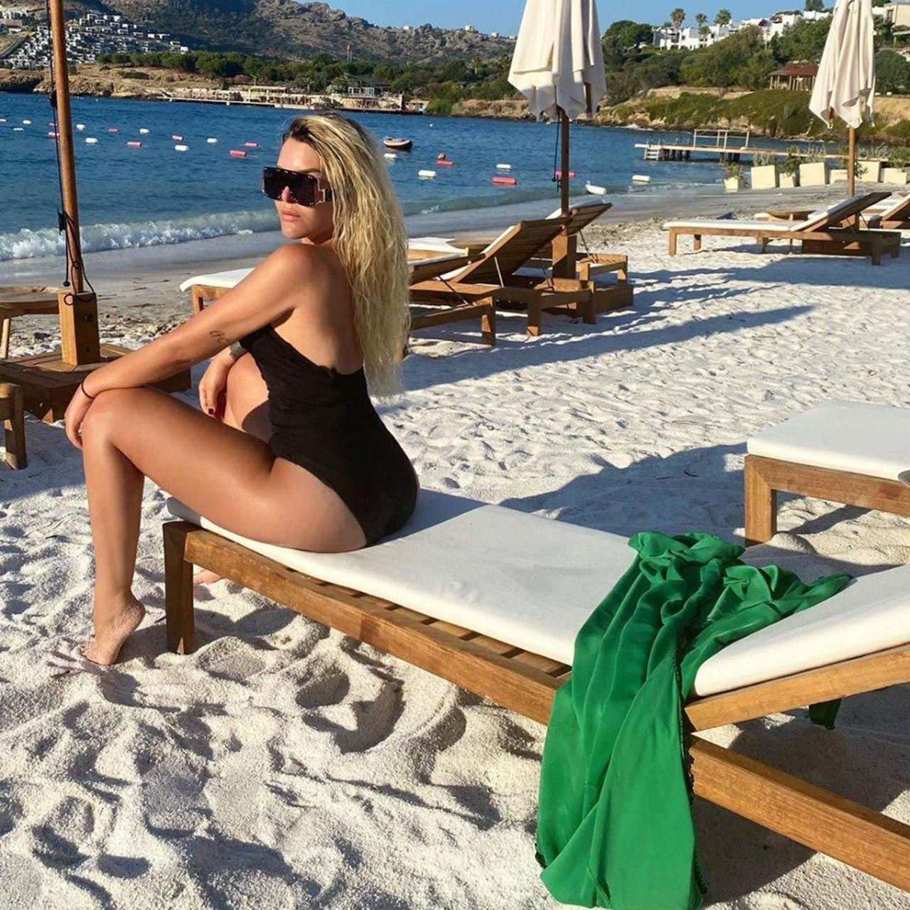 13 kilo veren Selin Ciğerci'den bikinili poz - Resim: 4