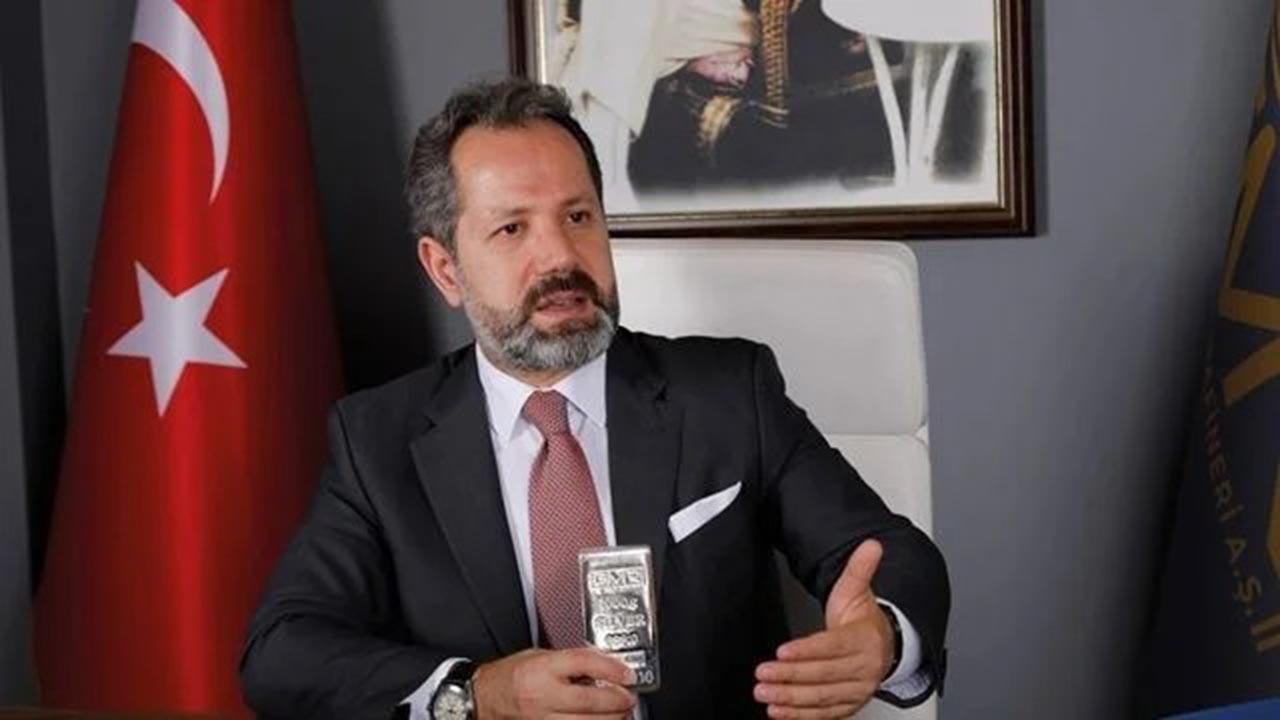 İslam Memiş'ten sürpriz hamle: ''Birikimlerimi Türk Lirası'na çevirdim''