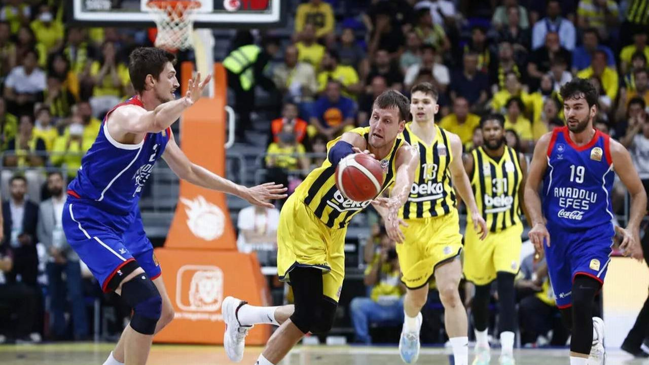 Fenerbahçe Beko, Anadolu Efes'i ikinci kez devirdi