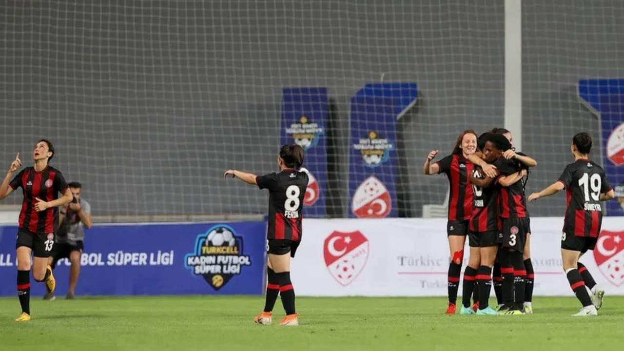 Kadınlar Futbol Süper Ligi'nde şampiyon belli oldu