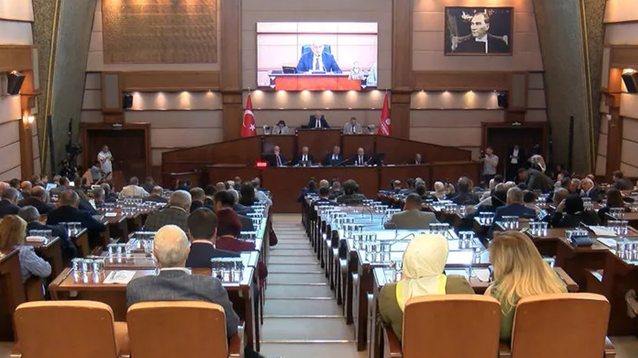 İBB Meclisi'nde MHP'den dikkat çeken maaş önerisi
