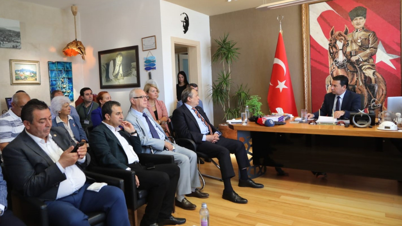 Yerel Yönetimler Heyeti`nden Bodrum Belediye Başkanı Aras`a Ziyaret