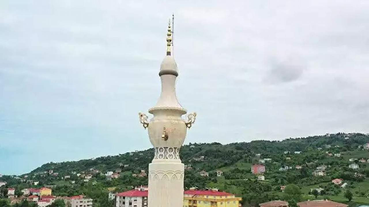 Türkiye'nin ''semaver'' minareli camisi! Musluğu bile var!