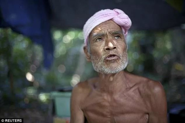 30 yıl boyunca ıssız bir adada tamamen çırılçıplak yaşamıştı: 86 yaşındaki adam adasına geri kavuştu - Resim: 1