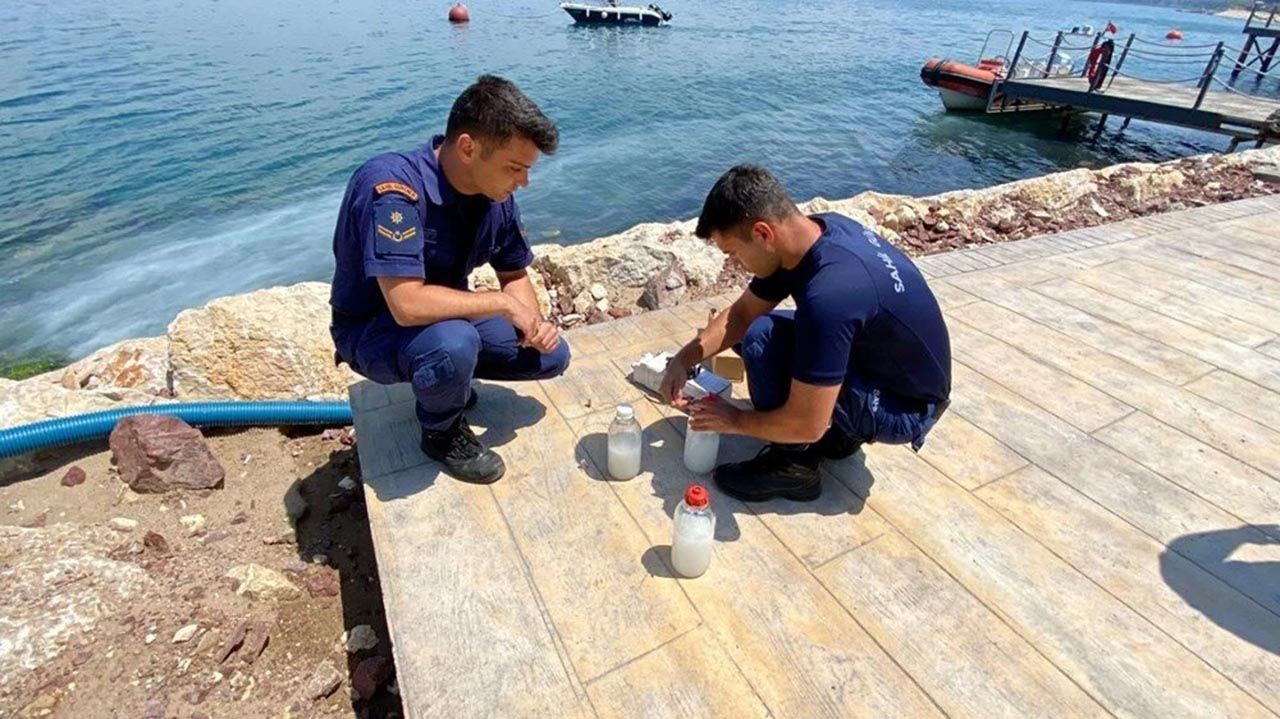 Marmara Denizi'ne akan beyaz sıvı ekipleri harekete geçirdi - Resim: 2