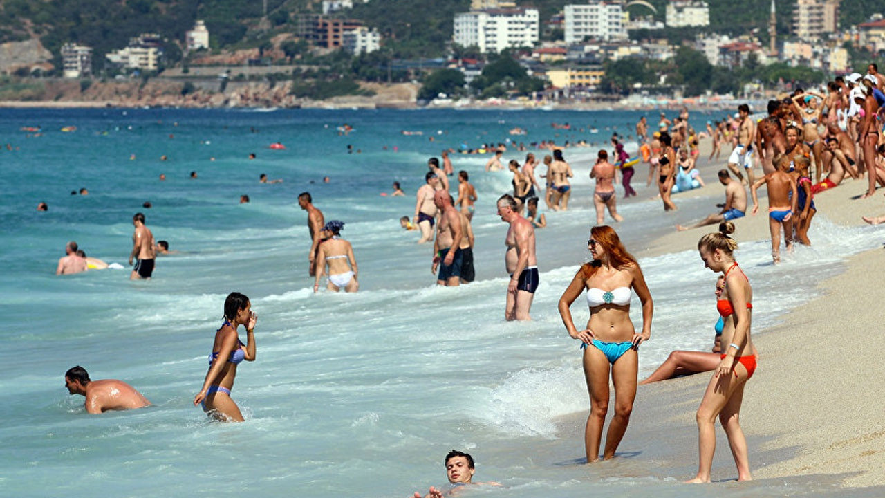 Turizm gelirleri açıklandı: Türkiye'ye gelen turistler günlük ne kadar harcıyor?