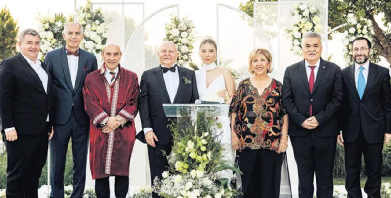 Türkiye'nin 77 yaşındaki milyarderi 42 yaş küçük sevgilisiyle evlendi - Resim: 4