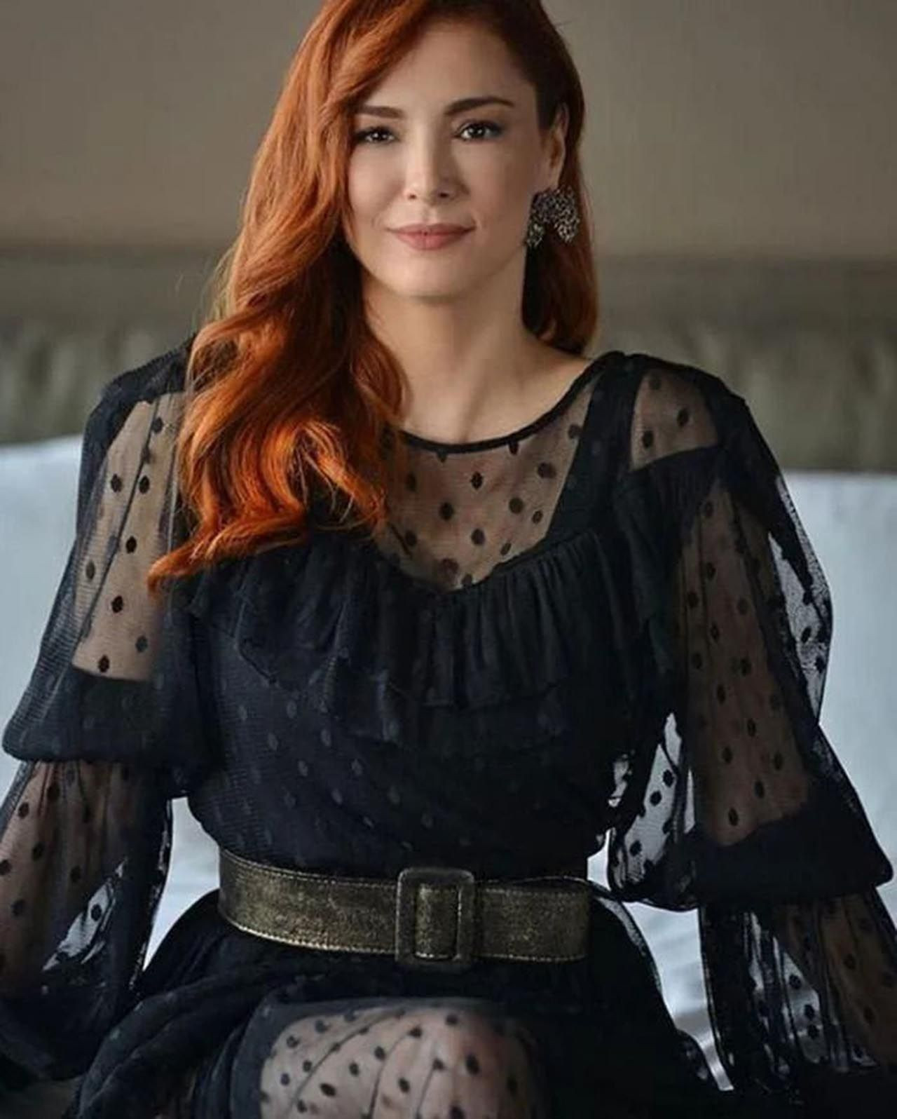 Kim der ki 43 yaşında! Mine Tugay bahçe pozlarıyla mest etti - Resim: 3